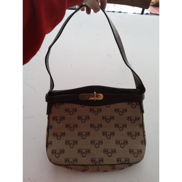 Morris moscovitz! Beautiful vintage purse, clasp w/ strap that wraps around. - Picture 10 of 13